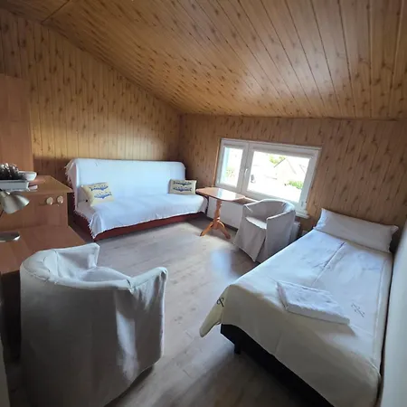 Πανσιόν Mewa House *
